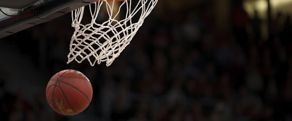 178体育直播App内NBA比赛高清直播界面截图，显示湖人队与勇士队对决